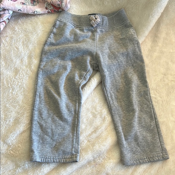 😍Girls 2t peppa pig sweatshirt and gap sweatpants - Picture 2 of 6